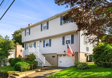20 Spring View Dr., Lynn, Massachusetts 01904, 4 Bedrooms Bedrooms, 9 Rooms Rooms,2 BathroomsBathrooms,Residential,For Sale,Spring View Dr.,73156479