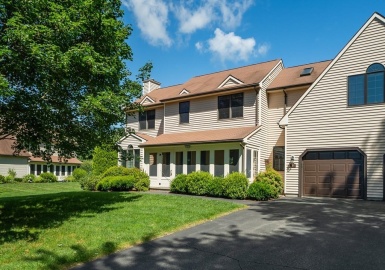 5 Pomeroy Ln, Sunderland, Massachusetts 01375, 2 Bedrooms Bedrooms, 5 Rooms Rooms,2.5 BathroomsBathrooms,Residential,For Sale,Pomeroy Ln,73146185