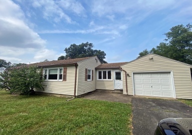 34 Sonia St, Springfield, Massachusetts 01129, 2 Bedrooms Bedrooms, 4 Rooms Rooms,1 BathroomBathrooms,Residential,For Sale,Sonia St,73157501
