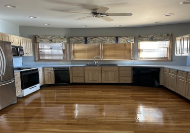 929 East 4th, Boston, Massachusetts 02127, 3 Bedrooms Bedrooms, 7 Rooms Rooms,1 BathroomBathrooms,Residential Lease,For Rent,East 4th,73207361