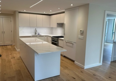 77 Pond Avenue, Brookline, Massachusetts 02445, 3 Bedrooms Bedrooms, 5 Rooms Rooms,2 BathroomsBathrooms,Residential Lease,For Rent,Pond Avenue,73215676