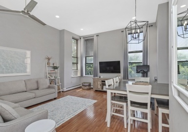 141 Savin Hill Ave, Boston, Massachusetts 02125, 2 Bedrooms Bedrooms, 4 Rooms Rooms,1 BathroomBathrooms,Residential,For Sale,Savin Hill Ave,73137086