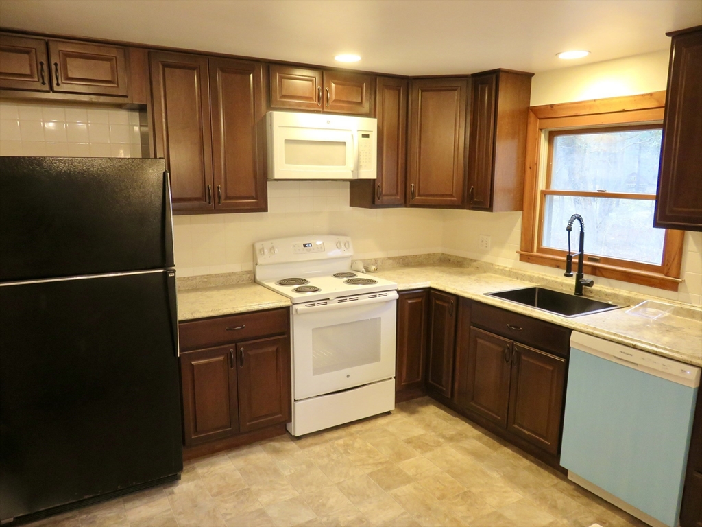 1 Boutwell Ave, Wilmington, Massachusetts 01887