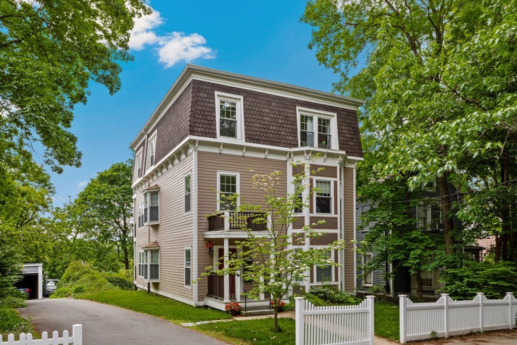 248 Chestnut Ave, Boston, Massachusetts 02130