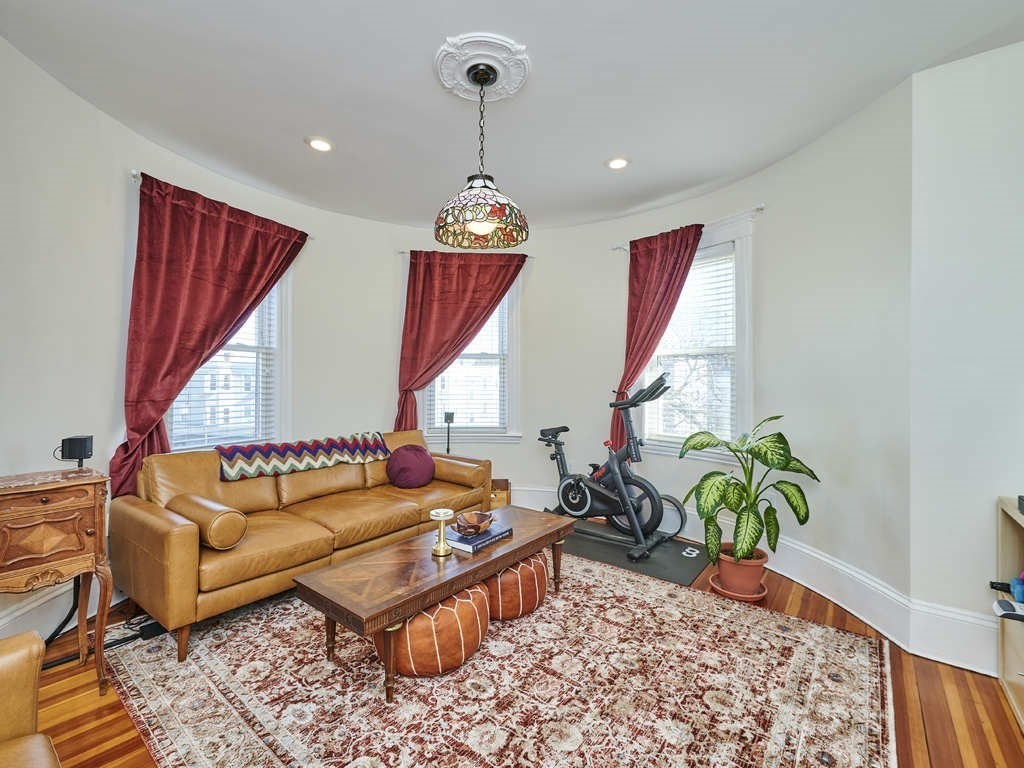 124 Melville Ave, Boston, Massachusetts 02124