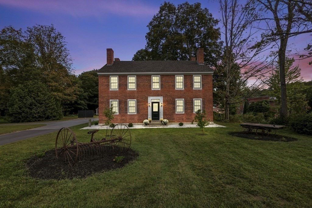 16 West Main Street, Groton, Massachusetts 01450