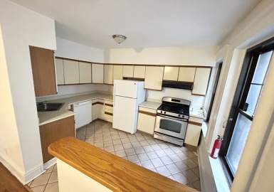 1758 Commonwealth Ave, Boston, Massachusetts 02135, 2 Bedrooms Bedrooms, 4 Rooms Rooms,1 BathroomBathrooms,Residential Lease,For Rent,Commonwealth Ave,73197203