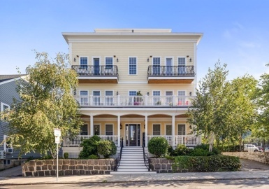 322-324 W 4th, Boston, Massachusetts 02127, 2 Bedrooms Bedrooms, 5 Rooms Rooms,2 BathroomsBathrooms,Residential,For Sale,The Savannah,W 4th,73155740