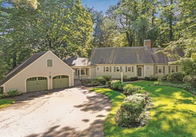 4 Kimball Ave, Wenham, Massachusetts 01984, 5 Bedrooms Bedrooms, 11 Rooms Rooms,4 BathroomsBathrooms,Residential,For Sale,Kimball Ave,73160004