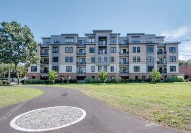 3 Bennett Street, Wakefield, Massachusetts 01880, 2 Bedrooms Bedrooms, 5 Rooms Rooms,2 BathroomsBathrooms,Residential,For Sale,Wakefield Landing Condominium,Bennett Street,73152154