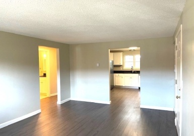 4 Maple Crest Cir, Holyoke, Massachusetts 01040, 2 Bedrooms Bedrooms, 4 Rooms Rooms,1 BathroomBathrooms,Residential Lease,For Rent,Maple Crest Cir,73214085