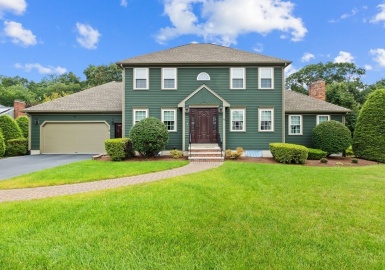 68 Jordan Dr, Weymouth, Massachusetts 02190, 5 Bedrooms Bedrooms, 14 Rooms Rooms,3.5 BathroomsBathrooms,Residential,For Sale,Jordan Dr,73148211