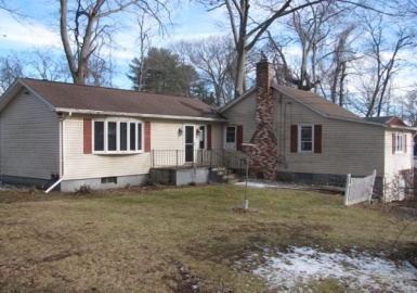 11 Hillside Dr, West Brookfield, Massachusetts 01585, 3 Bedrooms Bedrooms, 6 Rooms Rooms,1 BathroomBathrooms,Residential,For Sale,Hillside Dr,73111065