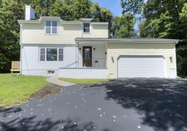 48 Central St, Auburn, Massachusetts 01501, 3 Bedrooms Bedrooms, 5 Rooms Rooms,2 BathroomsBathrooms,Residential,For Sale,Central St,73152067