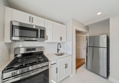 18 Bacon St., Waltham, Massachusetts 02451, 1 Bedroom Bedrooms, 3 Rooms Rooms,1 BathroomBathrooms,Residential Lease,For Rent,Bacon St.,73218277