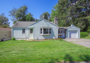 106 Adrian Ave, West Springfield, Massachusetts 01089, 3 Bedrooms Bedrooms, 5 Rooms Rooms,1 BathroomBathrooms,Residential,For Sale,Adrian Ave,73157402