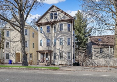 753 Boylston, Brookline, Massachusetts 02467, 3 Bedrooms Bedrooms, 10 Rooms Rooms,1 BathroomBathrooms,Residential Lease,For Rent,Boylston,73208483