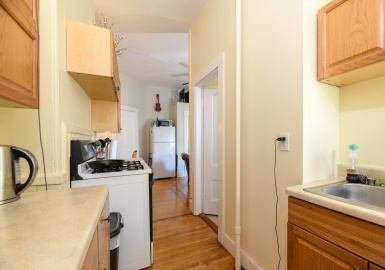 124 Summer, Somerville, Massachusetts 02143, 1 Bedroom Bedrooms, 3 Rooms Rooms,1 BathroomBathrooms,Residential Lease,For Rent,Summer,73217739