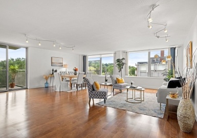 70 Park St, Brookline, Massachusetts 02446, 3 Bedrooms Bedrooms, 6 Rooms Rooms,2 BathroomsBathrooms,Residential Lease,For Rent,Park St,73216293