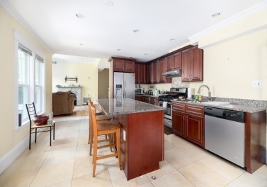 27 Essex Street, Cambridge, Massachusetts 02139, 4 Bedrooms Bedrooms, 7 Rooms Rooms,2.5 BathroomsBathrooms,Residential Lease,For Rent,Essex Street,73221693