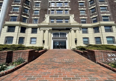285 Lynn Shore Dr, Lynn, Massachusetts 01902, 1 Bedroom Bedrooms, 3 Rooms Rooms,1 BathroomBathrooms,Residential,For Sale,The Breakers,Lynn Shore Dr,73113720