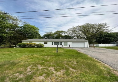 58 Allen Blvd., Swansea, Massachusetts 02777, 3 Bedrooms Bedrooms, 6 Rooms Rooms,1 BathroomBathrooms,Residential,For Sale,Allen Blvd.,73172856