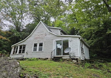 134 N Blandford Rd, Blandford, Massachusetts 01008, 1 Bedroom Bedrooms, 4 Rooms Rooms,1 BathroomBathrooms,Residential,For Sale,N Blandford Rd,73153828