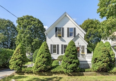 9 Warren, Reading, Massachusetts 01867, 3 Bedrooms Bedrooms, 7 Rooms Rooms,2 BathroomsBathrooms,Residential,For Sale,Warren,73162202