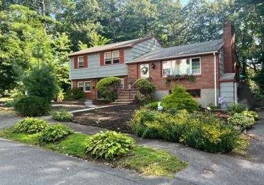 9 Athens Drive, Saugus, Massachusetts 01906, 4 Bedrooms Bedrooms, 11 Rooms Rooms,2 BathroomsBathrooms,Residential,For Sale,Athens Drive,73155357