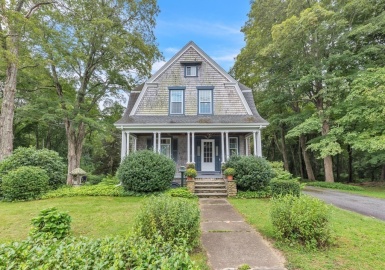 47 Field Street, Taunton, Massachusetts 02780, 3 Bedrooms Bedrooms, 6 Rooms Rooms,1 BathroomBathrooms,Residential,For Sale,Field Street,73151737
