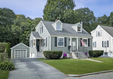 22 Bratley St, Melrose, Massachusetts 02176, 3 Bedrooms Bedrooms, 6 Rooms Rooms,2 BathroomsBathrooms,Residential,For Sale,Bratley St,73164289