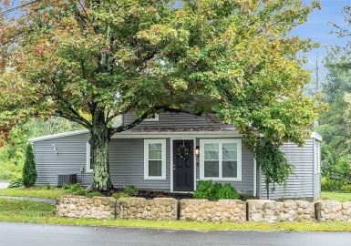 4 Townsend Harbor Rd, Lunenburg, Massachusetts 01462, 3 Bedrooms Bedrooms, 6 Rooms Rooms,2 BathroomsBathrooms,Residential,For Sale,Townsend Harbor Rd,73158890