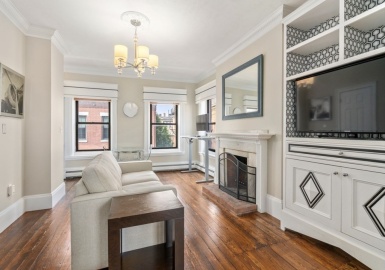 2 Harvard Place, Boston, Massachusetts 02129, 1 Bedroom Bedrooms, 3 Rooms Rooms,1 BathroomBathrooms,Residential,For Sale,Harvard Place,73158820