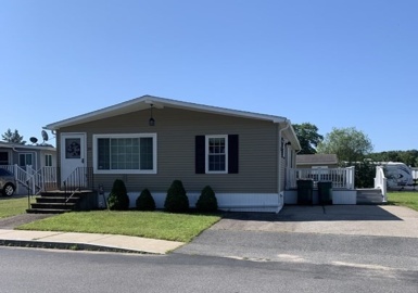 10 Queens Rd, Attleboro, Massachusetts 02703, 2 Bedrooms Bedrooms, 5 Rooms Rooms,2 BathroomsBathrooms,Residential,For Sale,Queens Rd,73142480