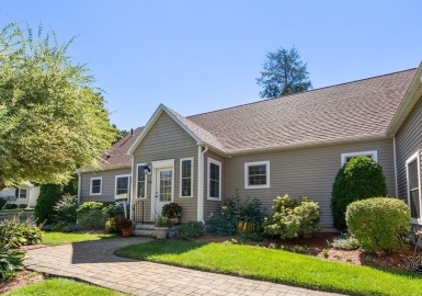 156 Cohasset St, Worcester, Massachusetts 01604, 2 Bedrooms Bedrooms, 7 Rooms Rooms,2 BathroomsBathrooms,Residential,For Sale,Cohasset St,73155200