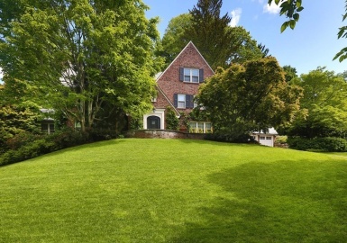 180 Kent Rd, Newton, Massachusetts 02468, 6 Bedrooms Bedrooms, 12 Rooms Rooms,5.5 BathroomsBathrooms,Residential,For Sale,Kent Rd,73156107