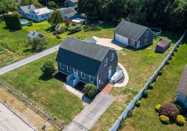 85 Dale Ave, Attleboro, Massachusetts 02703, 3 Bedrooms Bedrooms, 7 Rooms Rooms,3 BathroomsBathrooms,Residential,For Sale,Dale Ave,73154882