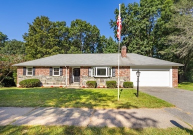 284 Oak Hill Circle, Concord, Massachusetts 01742, 3 Bedrooms Bedrooms, 9 Rooms Rooms,2.5 BathroomsBathrooms,Residential,For Sale,Oak Hill Circle,73158793
