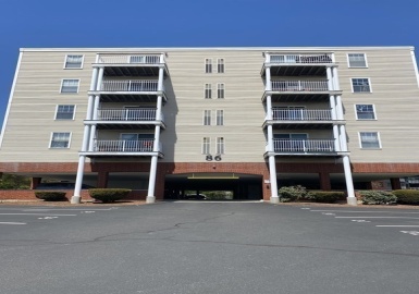 86 East Howard Street, Quincy, Massachusetts 02169, 2 Bedrooms Bedrooms, 5 Rooms Rooms,1 BathroomBathrooms,Residential Lease,For Rent,East Howard Street,73203294