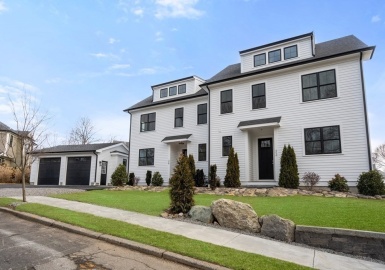 22 Wetherell St, Newton, Massachusetts 02464, 5 Bedrooms Bedrooms, 9 Rooms Rooms,4.5 BathroomsBathrooms,Residential,For Sale,Wetherell St,73084860
