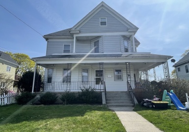 5 Bedford Street, Quincy, Massachusetts 02169, 2 Bedrooms Bedrooms, 5 Rooms Rooms,1 BathroomBathrooms,Residential Lease,For Rent,Bedford Street,73230235