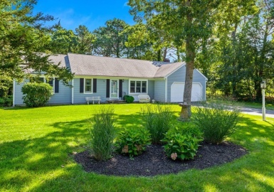 17 Woodcrest, Yarmouth, Massachusetts 02673, 3 Bedrooms Bedrooms, 5 Rooms Rooms,2 BathroomsBathrooms,Residential,For Sale,Woodcrest,73158468