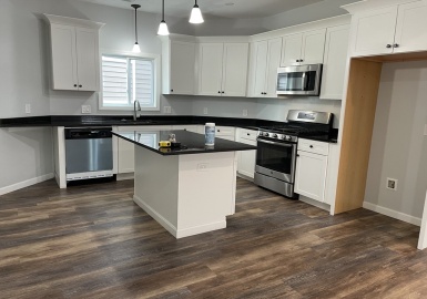 10 John St, Chelsea, Massachusetts 02150, 3 Bedrooms Bedrooms, 5 Rooms Rooms,2 BathroomsBathrooms,Residential Lease,For Rent,John St,73193392