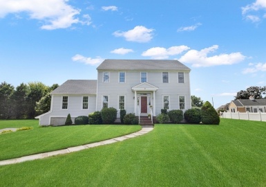 10 Joseph St., Dartmouth, Massachusetts 02747, 3 Bedrooms Bedrooms, 7 Rooms Rooms,2.5 BathroomsBathrooms,Residential,For Sale,Joseph St.,73151430