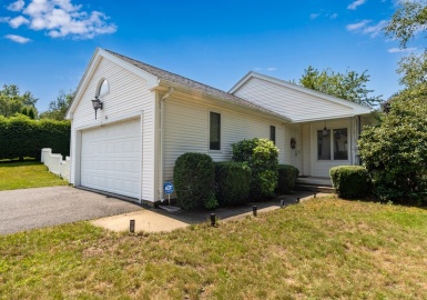 156 Bolton St, Springfield, Massachusetts 01119, 3 Bedrooms Bedrooms, 5 Rooms Rooms,3 BathroomsBathrooms,Residential,For Sale,Bolton St,73146453