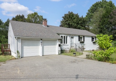 987 Pleasant St, Framingham, Massachusetts 01701, 3 Bedrooms Bedrooms, 7 Rooms Rooms,1.5 BathroomsBathrooms,Residential,For Sale,Pleasant St,73166385