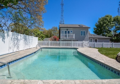 13 Doane Rd, Medford, Massachusetts 02155, 5 Bedrooms Bedrooms, 10 Rooms Rooms,3.5 BathroomsBathrooms,Residential,For Sale,Doane Rd,73237379