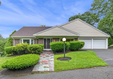 35 Parsons Drive, Swampscott, Massachusetts 01907, 4 Bedrooms Bedrooms, 8 Rooms Rooms,4 BathroomsBathrooms,Residential,For Sale,Parsons Drive,73134875