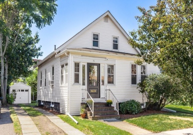 51 Charnwood Rd, Medford, Massachusetts 02155, 3 Bedrooms Bedrooms, 7 Rooms Rooms,1 BathroomBathrooms,Residential,For Sale,Charnwood Rd,73155805