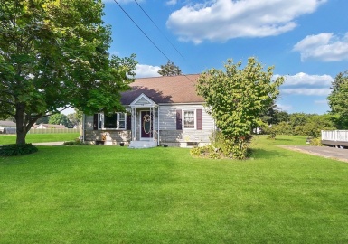 54 W Orchard St, Ludlow, Massachusetts 01056, 3 Bedrooms Bedrooms, 6 Rooms Rooms,1 BathroomBathrooms,Residential,For Sale,W Orchard St,73156681